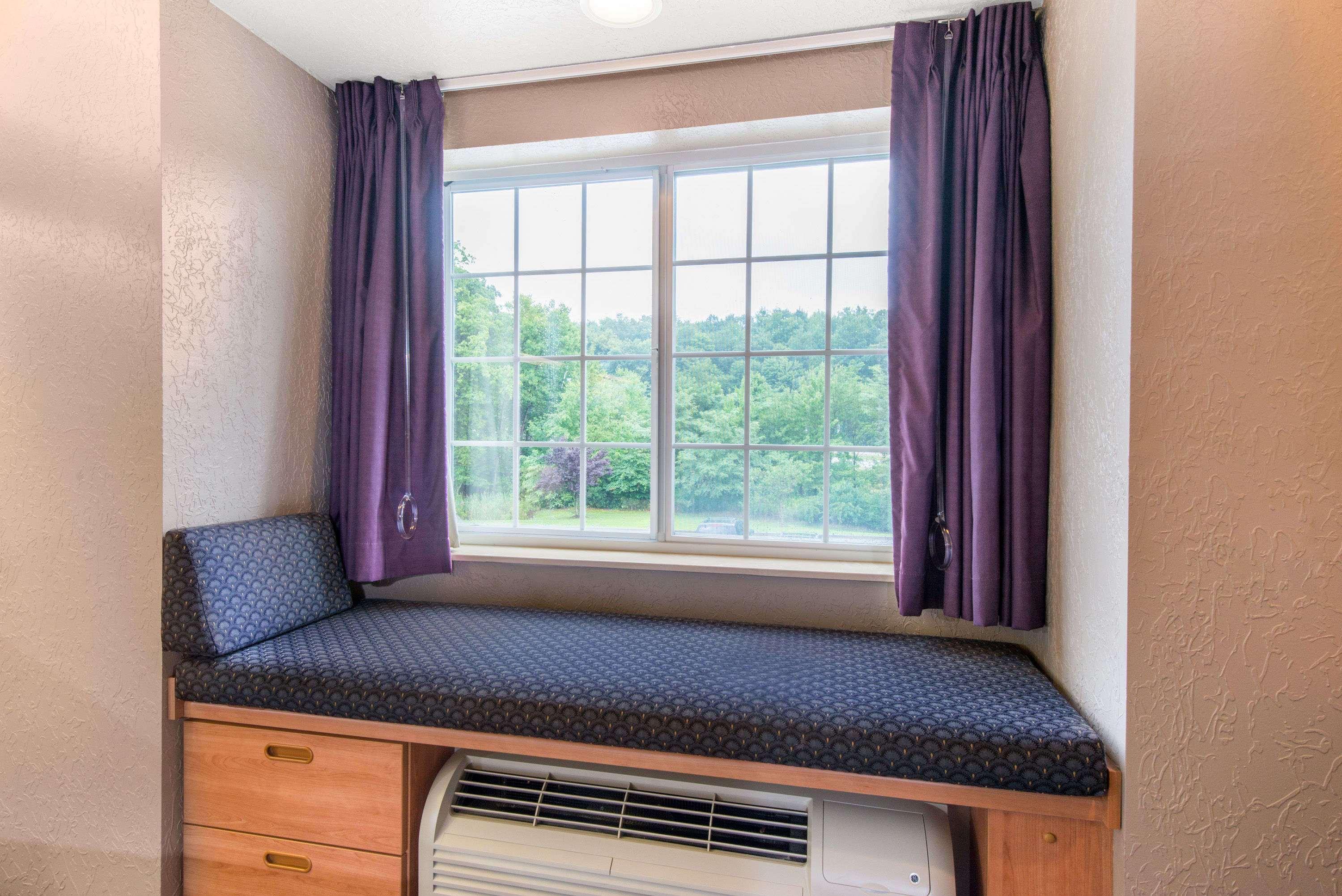 Microtel Inn & Suites By Wyndham Hazelton/Bruceton Mills Экстерьер фото