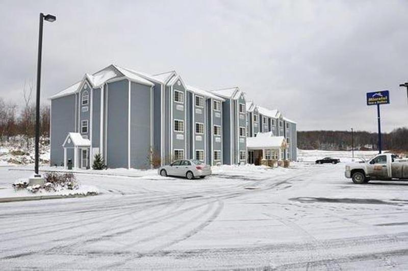 Microtel Inn & Suites By Wyndham Hazelton/Bruceton Mills Экстерьер фото